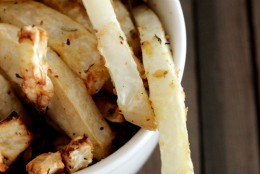 Healthy Celeriac Chips with Dip