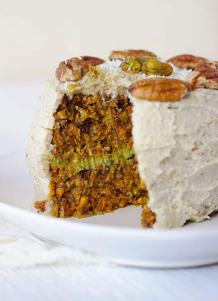 Incredibly Indulgent (and secretly healthy!) Raw Carrot Cake with Coconut-Matcha Frosting. Too good to be true! #vegan #raw 