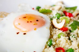 Healthy Egg Fried Rice – Made with Cauliflower!