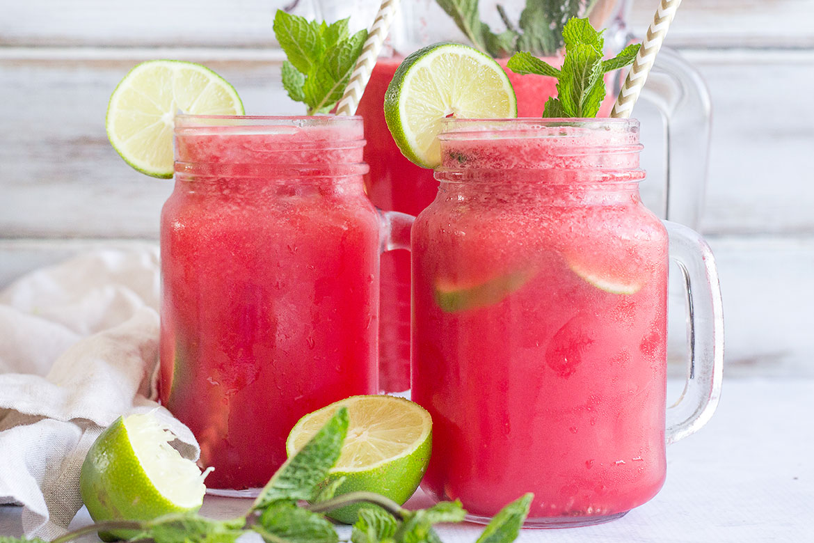 Refreshing Prosecco & Tequila Watermelon Cocktails | The perfect healthy summer cocktail with no added sugar!