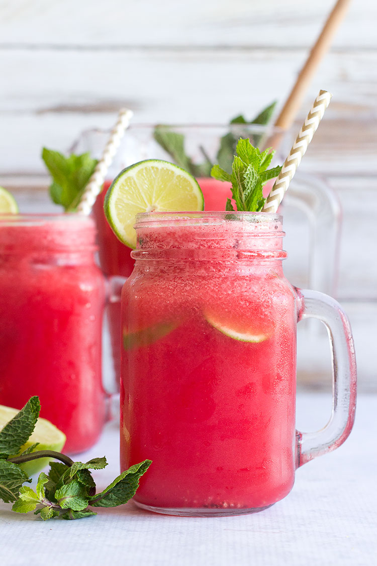 Refreshing Prosecco & Tequila Watermelon Cocktails | The perfect healthy summer cocktail with no added sugar!