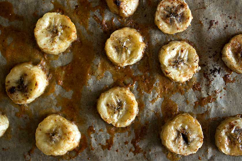 Baked Glazed Bananas | perfect for topping over oatmeal and porridge, as a snack, with some ice cream or simply over toast