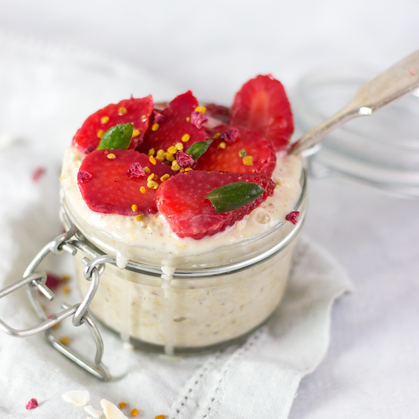 Sweet Marinated Strawberries with Vanilla Overnight Oats | A Healthy Vegan Breakfast!