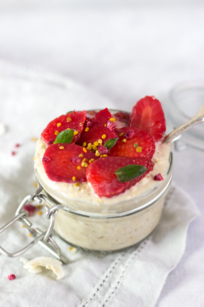 Sweet Marinated Strawberries with Vanilla Overnight Oats | A Healthy Vegan Breakfast!