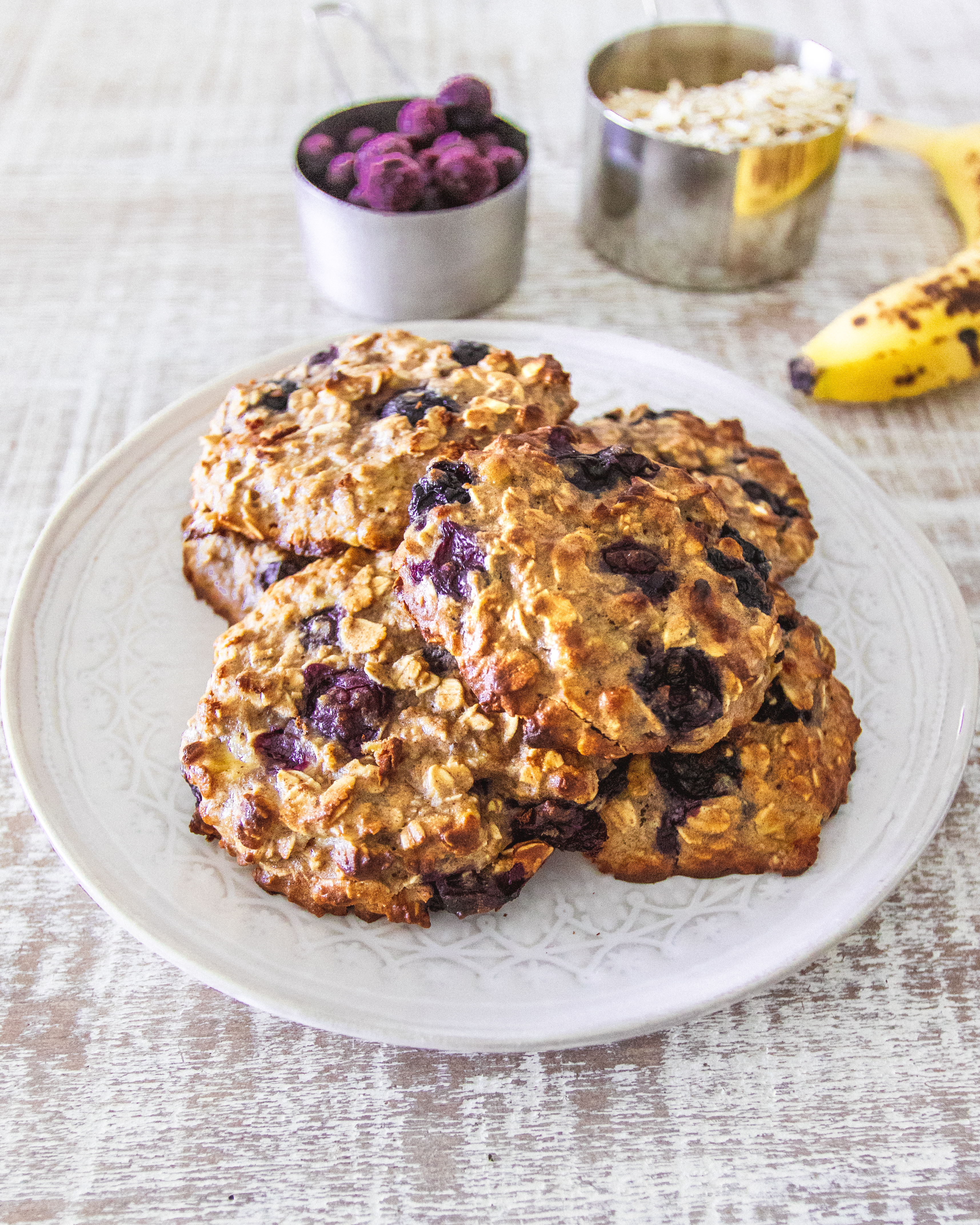 5-Ingredient Blueberry Oatmeal Cookies